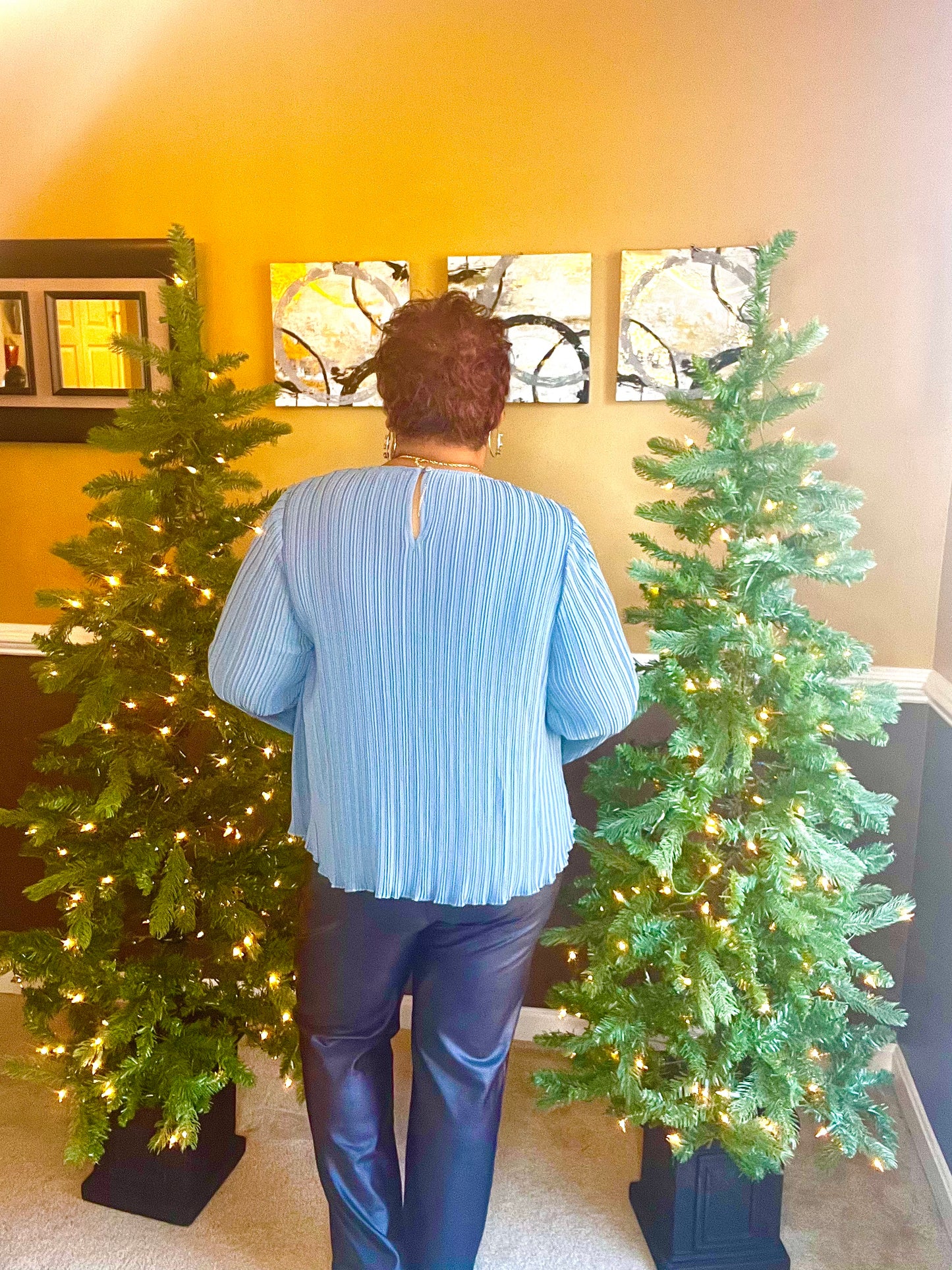 KEYHOLE BACK PLEATED BLOUSE TOP